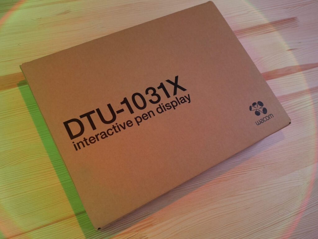 wacom-dtu-1031-naidostupnishyi-hrafichnyi-planshet-monitor_1
