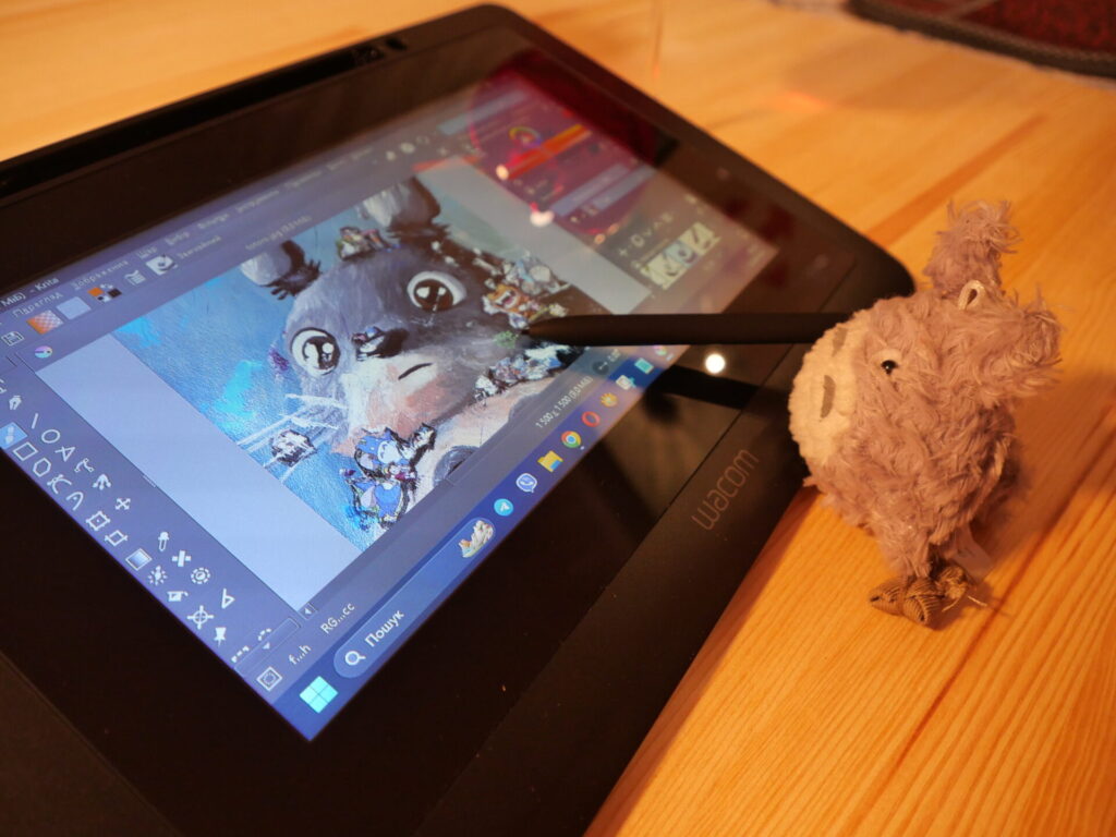 wacom-dtu-1031-naidostupnishyi-hrafichnyi-planshet-monitor_2